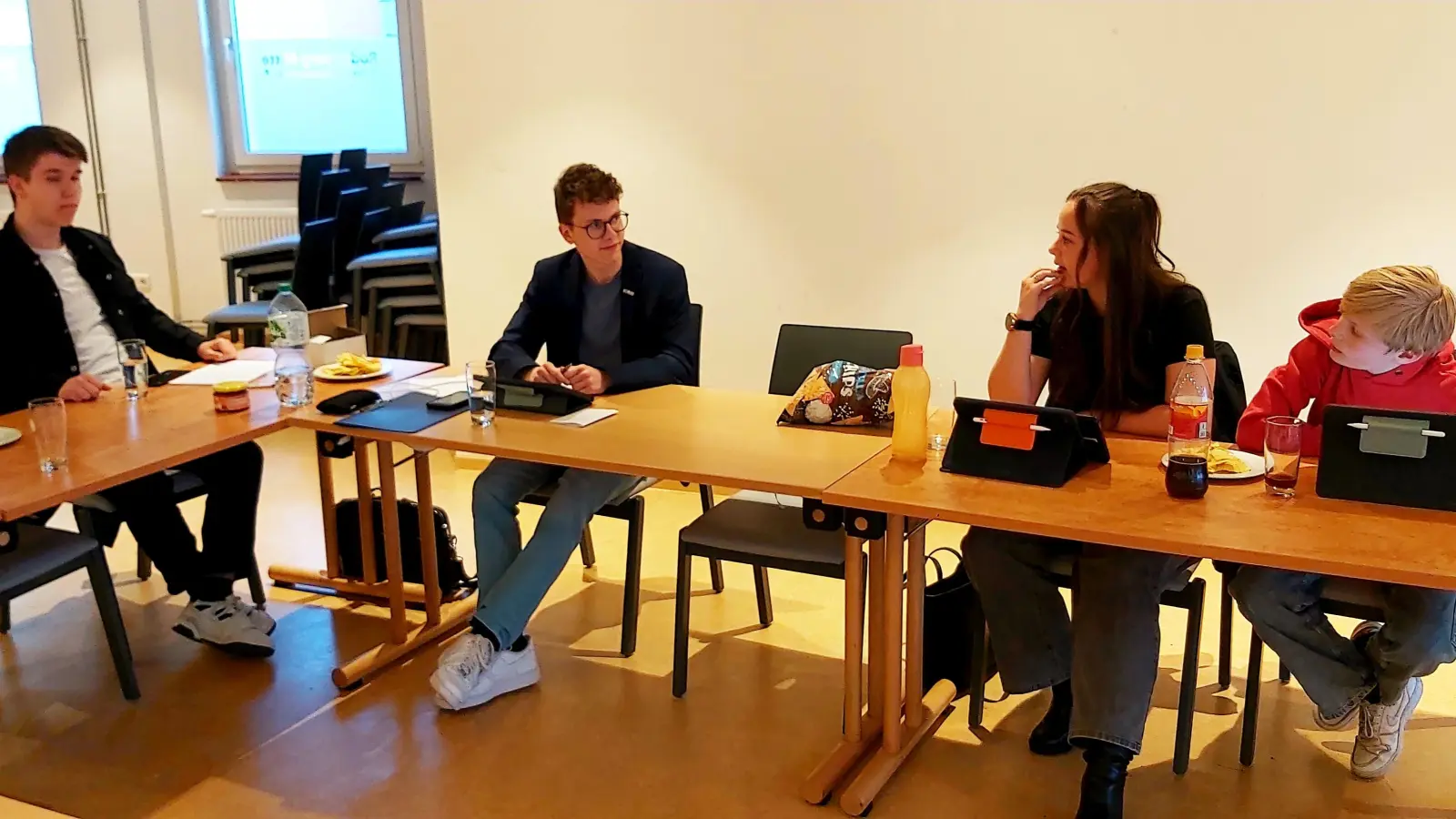 Enttäuschung aber auch Kraft für Weiterarbeit beim Vorstand vom Jugendbeirat: Luca Krämer (v.l.), Jannik Haschke, Melina Pleske und Levi Reinhardt. (Foto: gk)