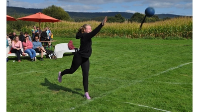 Chiara Lohmann beim Schleuderball.<br> (Foto: privat)