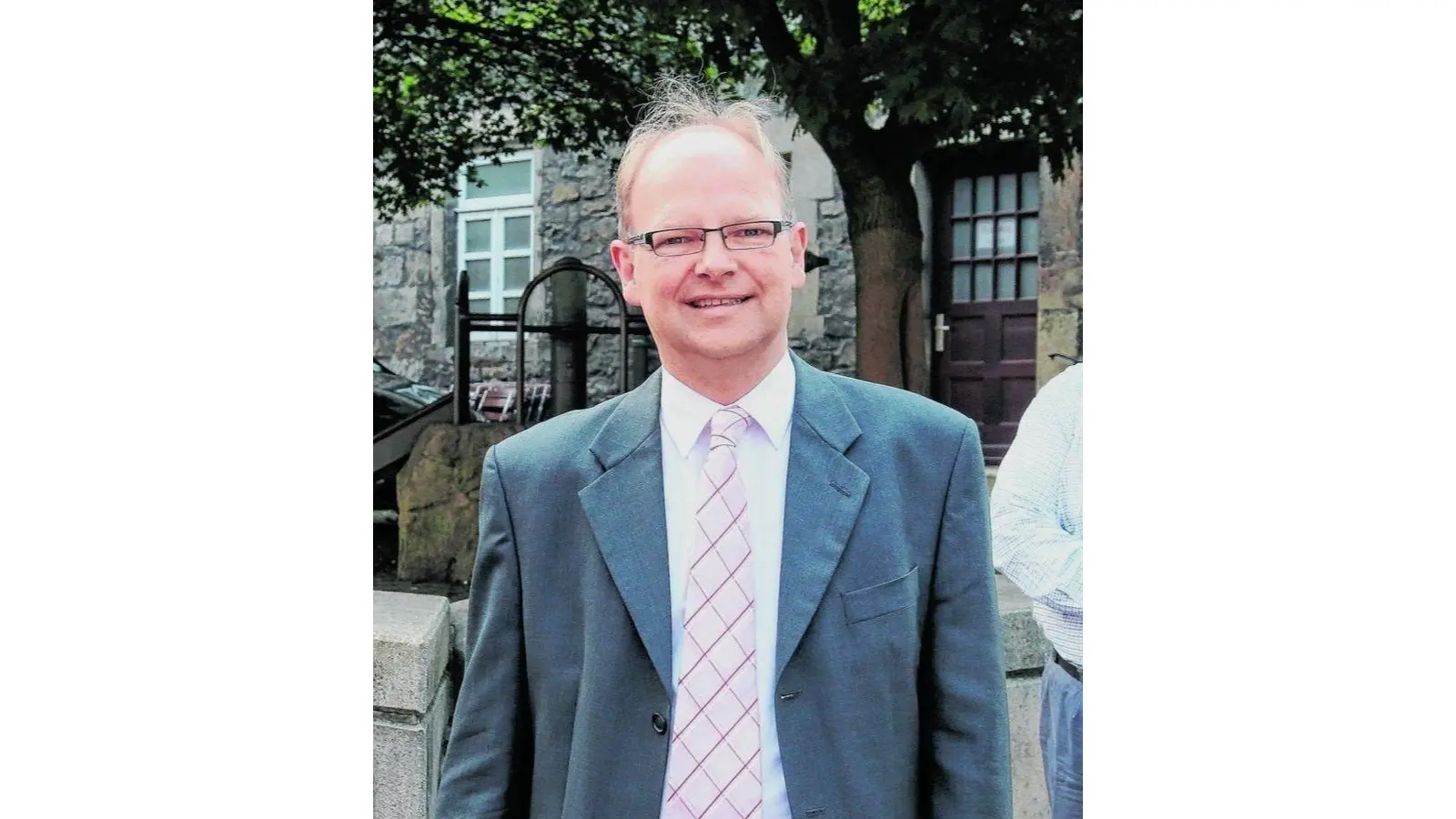 Sven Janisch bei seiner Aufstellung als Bürgermeisterkandidat 2020 in Stadthagen. (Foto: bb)
