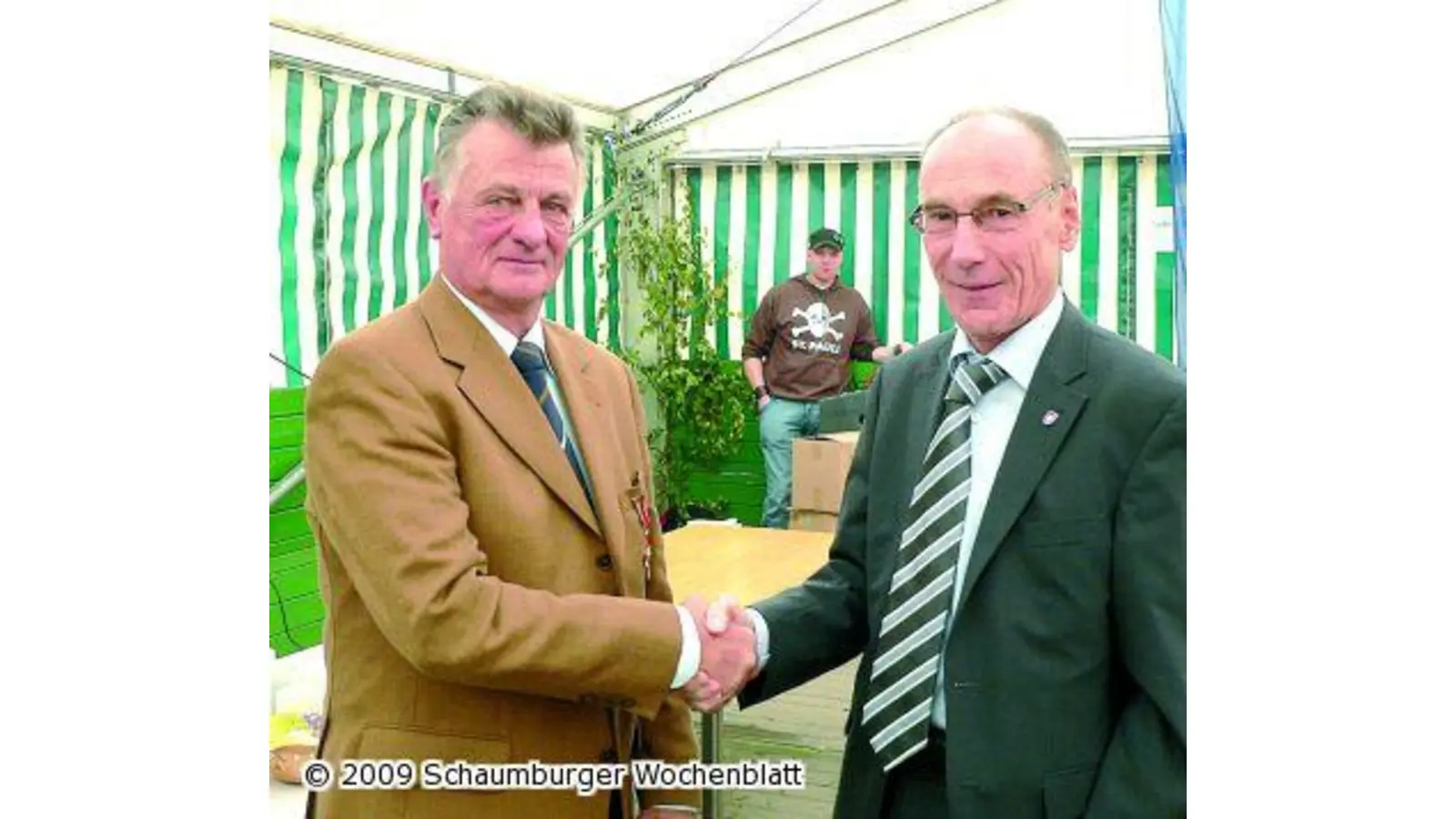 Ehrenbürgermeister ausgezeichnet (Foto: al)