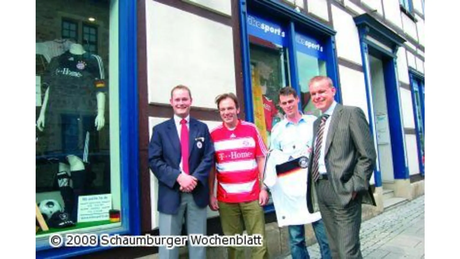 300 Euro für die Jugendarbeit übergeben (Foto: red)