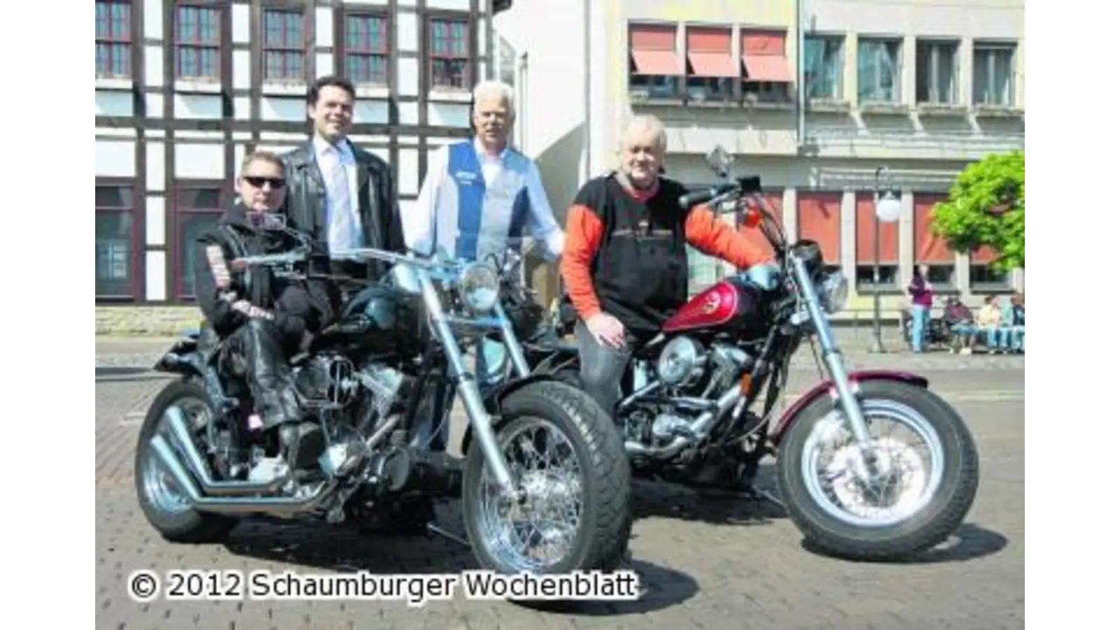 Dicke Maschinen unterwegs (Foto: bb)