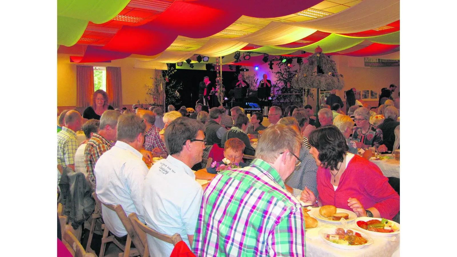 Gute Stimmung beim Erntefest (Foto: gk)