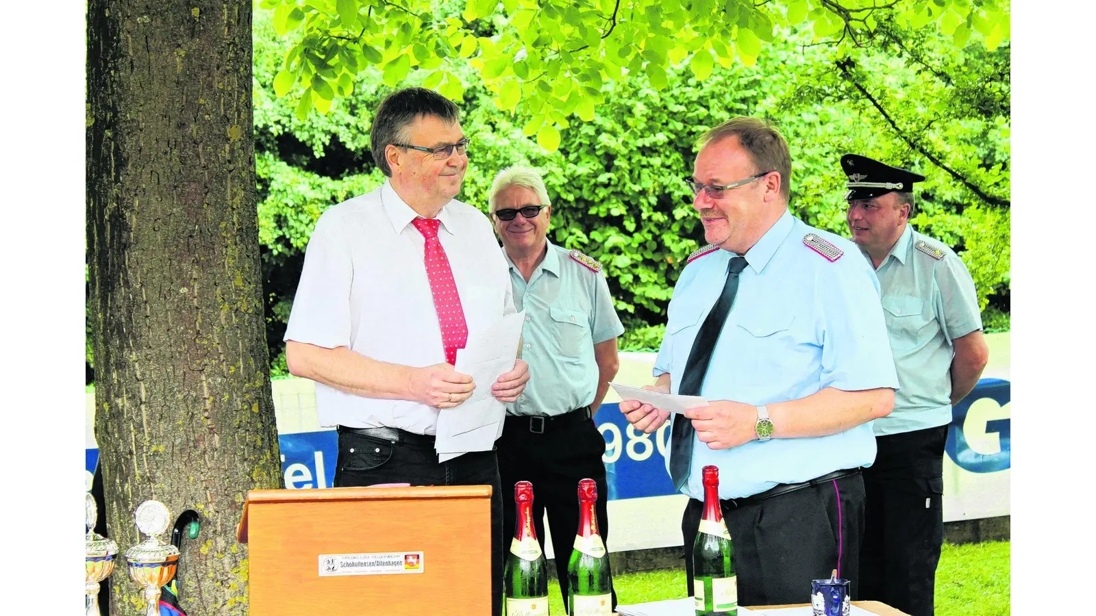 Frauen überraschen ihren Ortsbrandmeister (Foto: red)