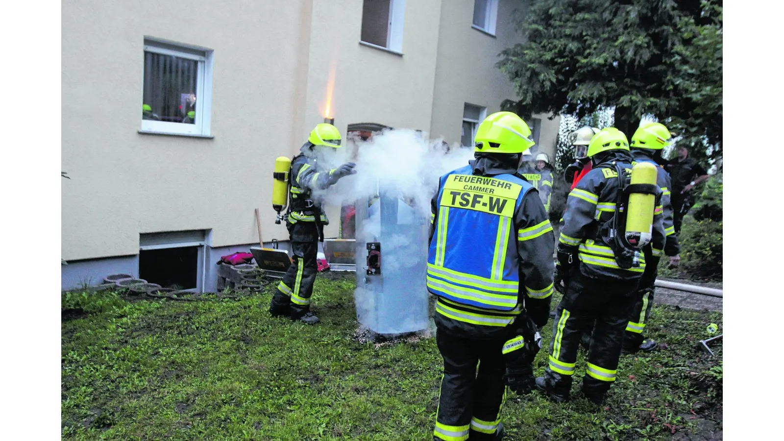 Feuer im Keller eines Mehrfamilienhauses (Foto: jb)
