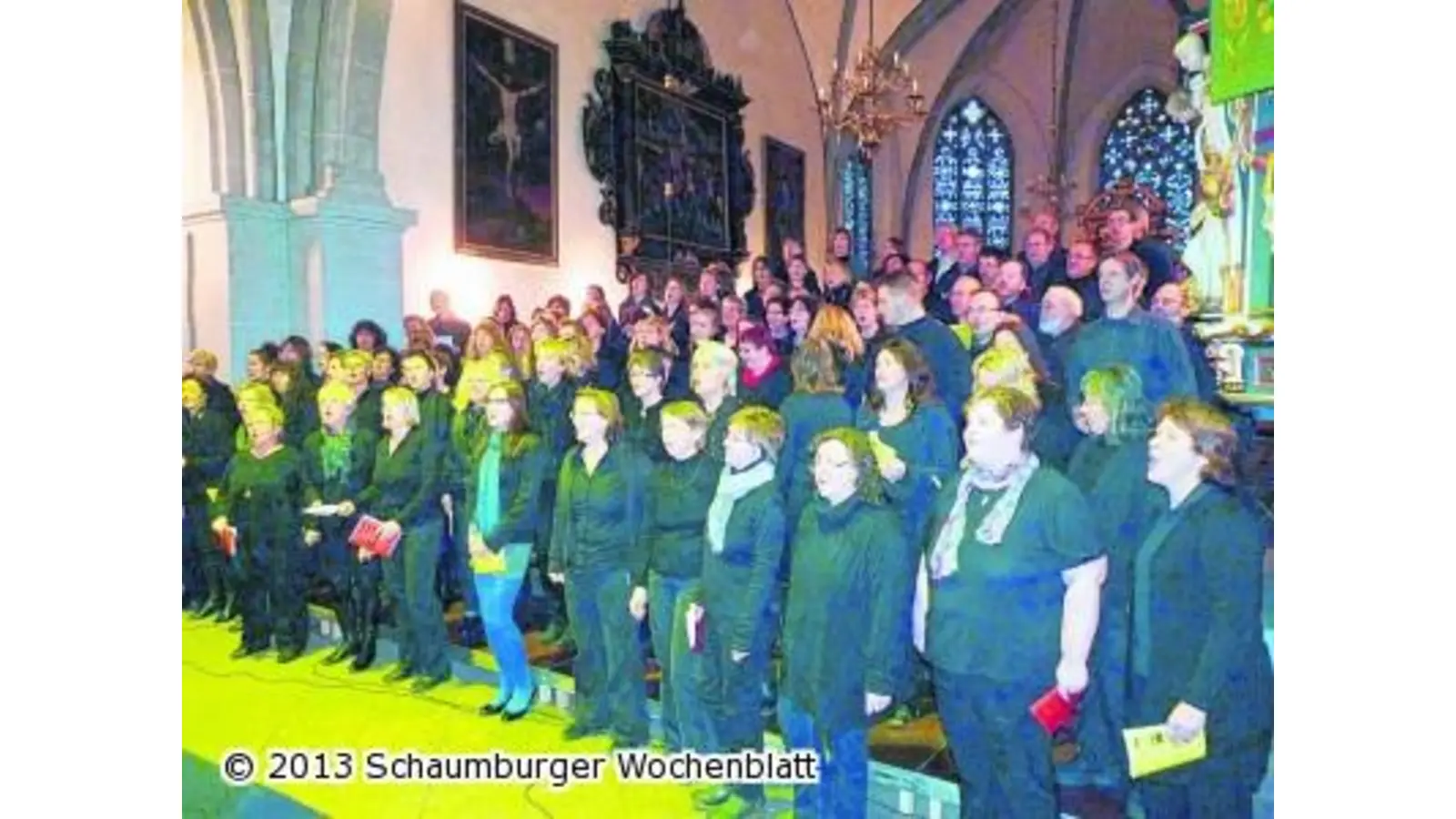Es gibt viel Applaus für die Gospel-Sänger (Foto: km)
