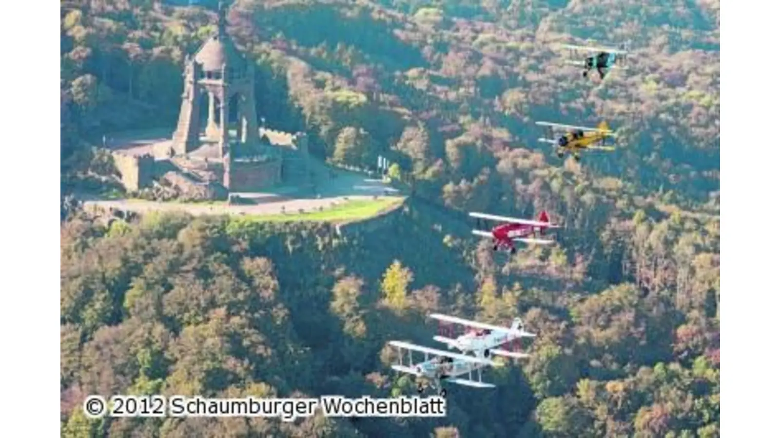 Fliegertreffen mit Party am Flugzeughangar (Foto: ge)