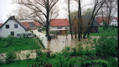 Lauenau beim Pfingsthochwasser vor 22 Jahren. (Foto: Museum Lauenau)