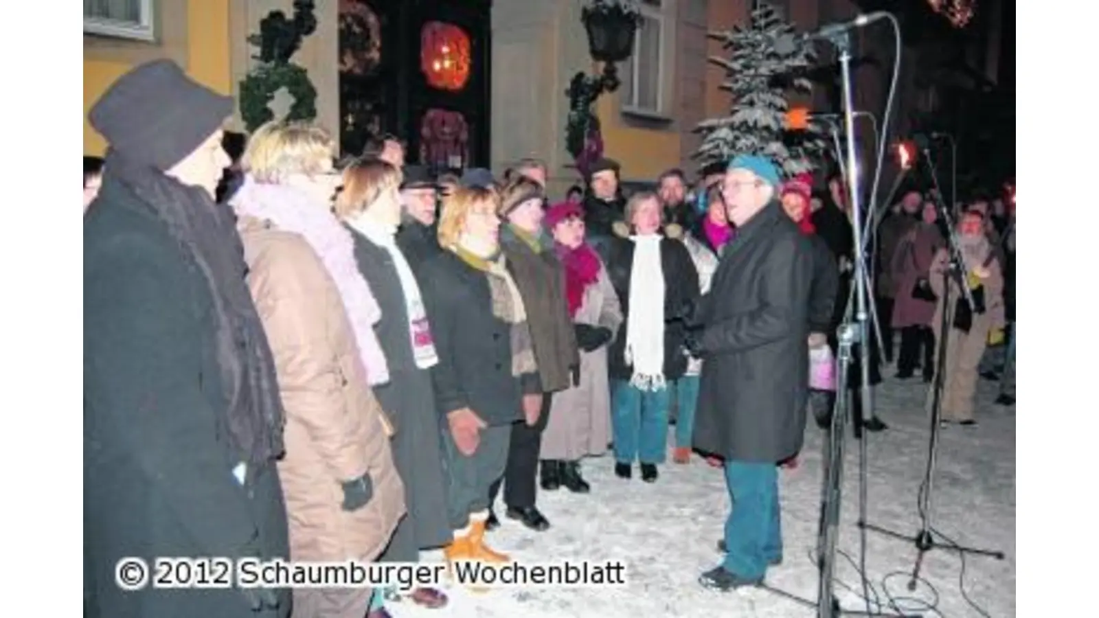 Weihnachtsserenade vor dem Bückeburger Schloss (Foto: red)