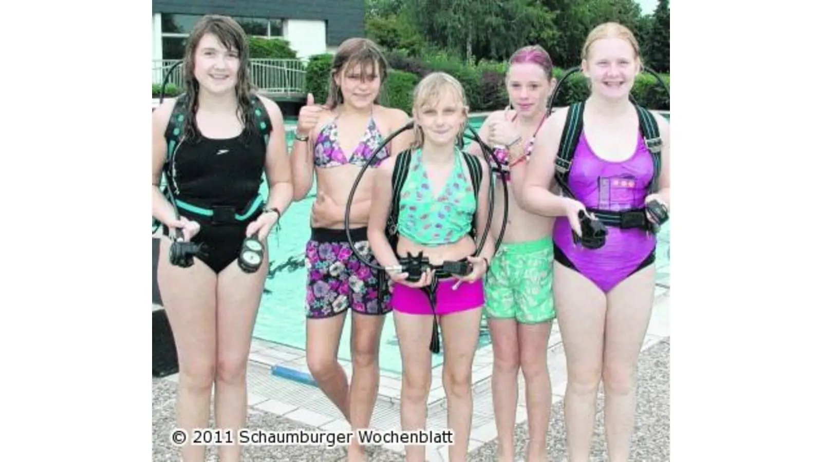 Teenager erkunden die Unterwasserwelt (Foto: red)