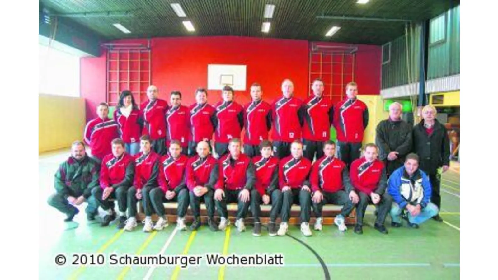 Neue Trainingsanzüge für Beckedorfer (Foto: bb)