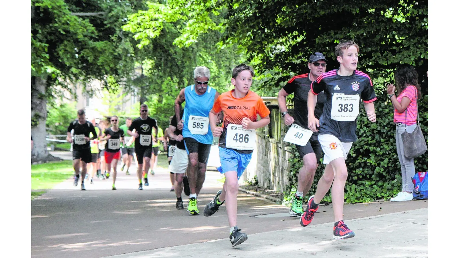 Im Laufschritt durch reizvolle Parklandschaft (Foto: red)