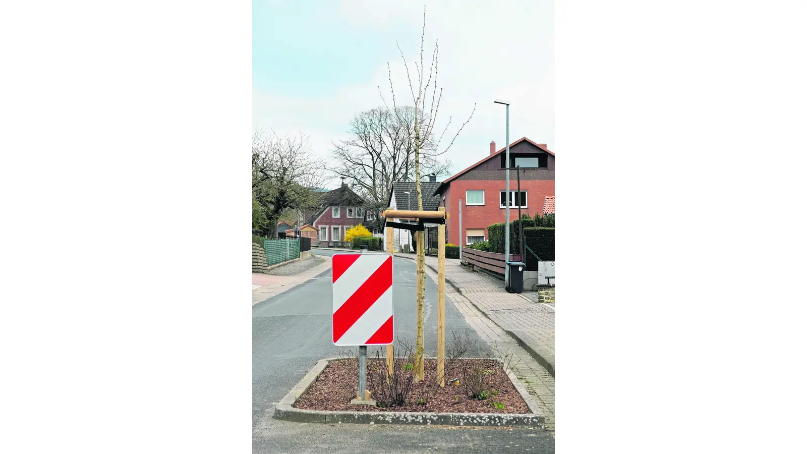 Pflanzinsel erhält in Rekordzeit neue Bake (Foto: jl)