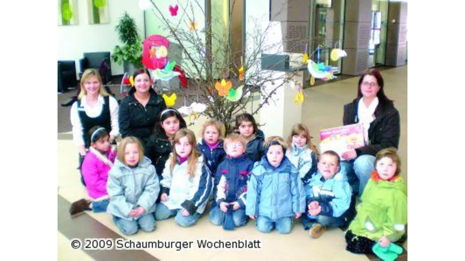Küken erobern Sparkasse (Foto: red)