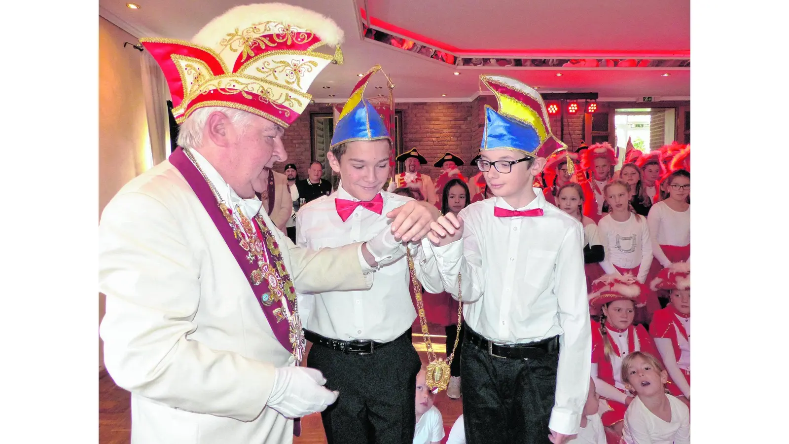 Eine Kette für zwei junge Präsidenten (Foto: al)
