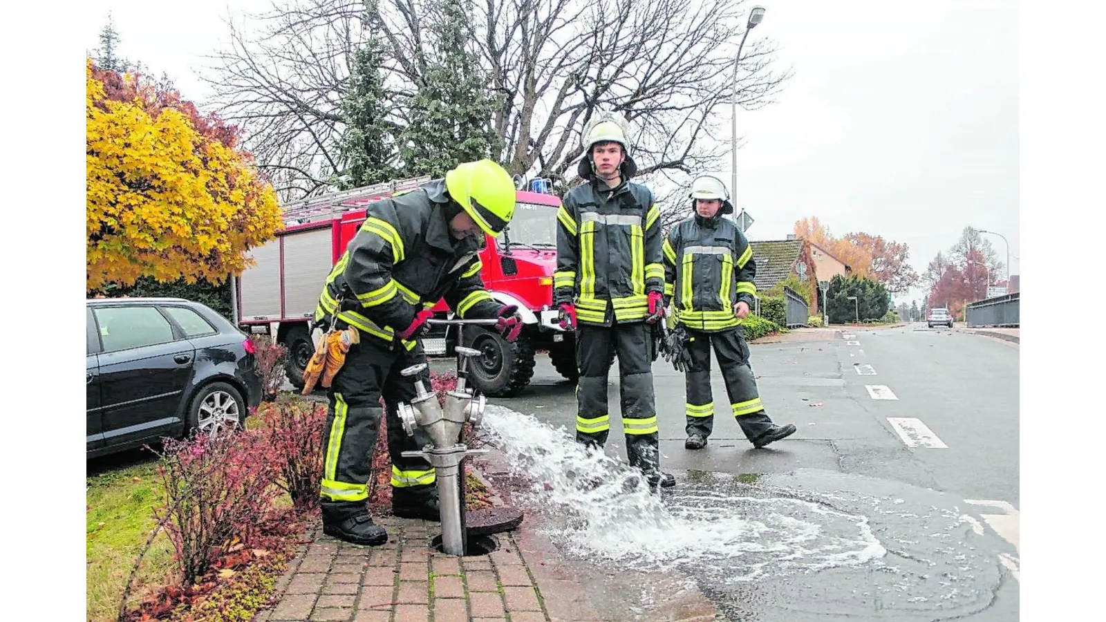 Feuerwehr überprüft die Hydranten (Foto: di)