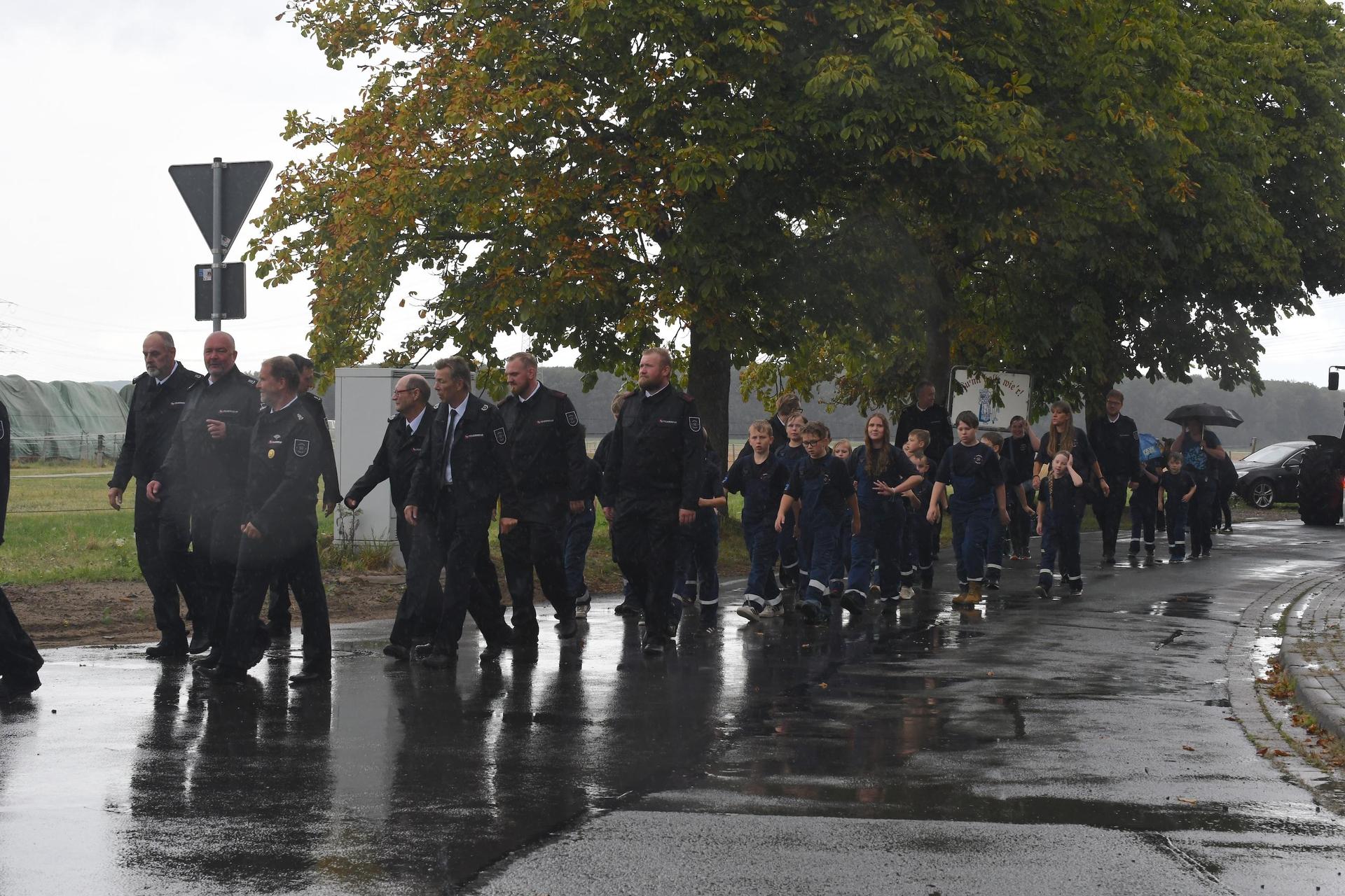 100 Jahre Feuerwehr Lindhorst. (Foto: NADINE DRESSLER)