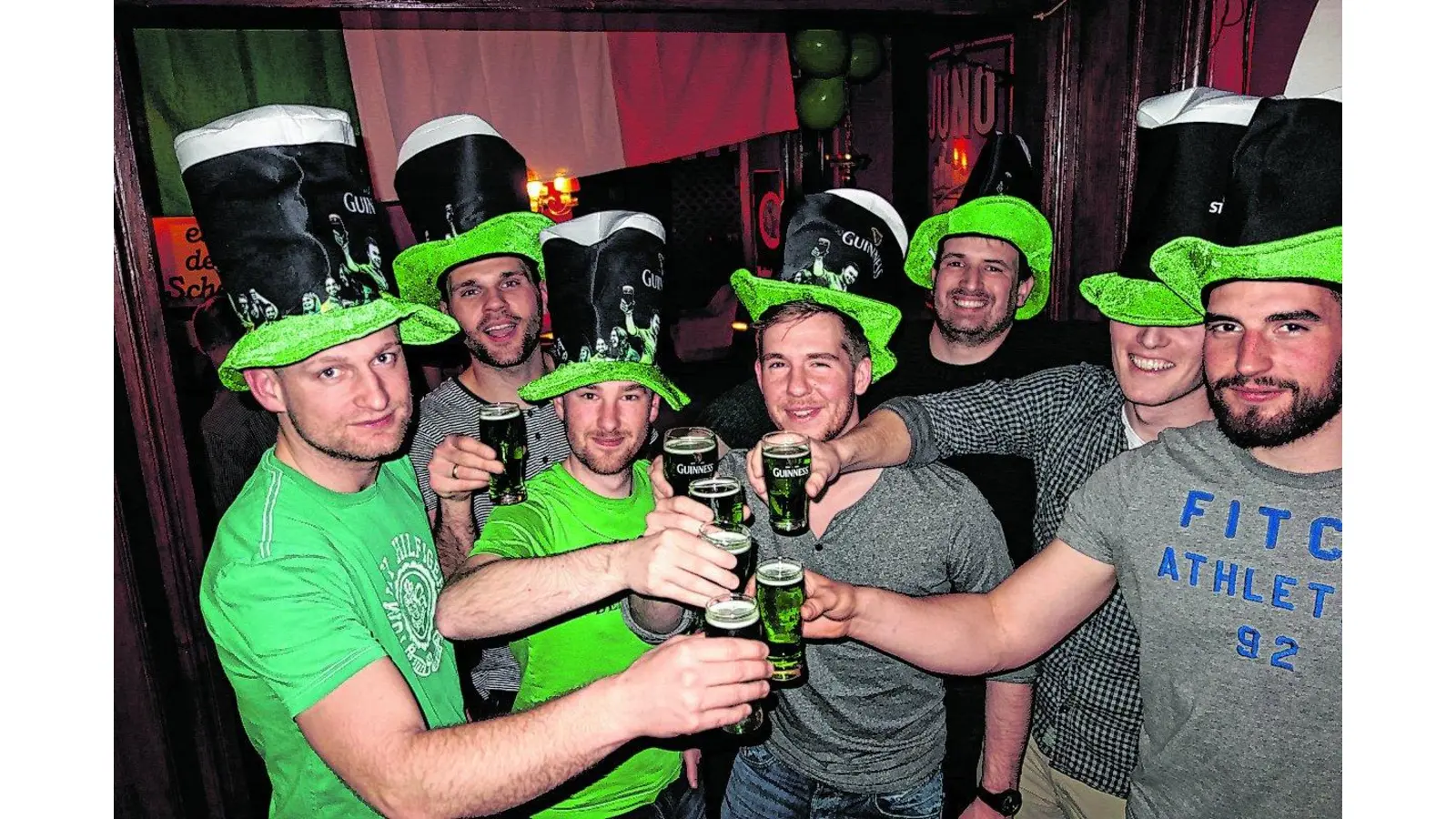 Grünes Bier und Rockmusik (Foto: red)