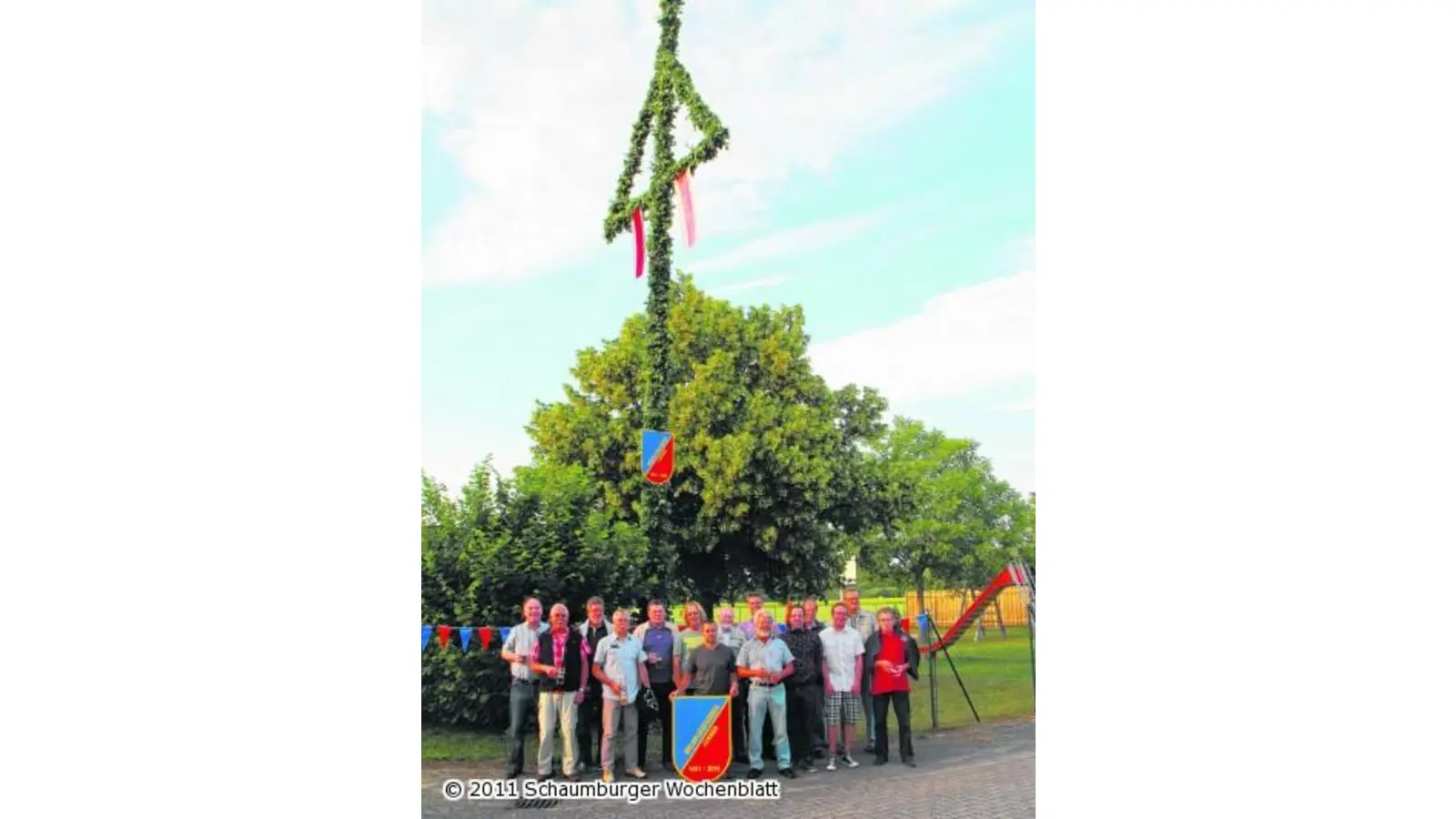 Ohndorfer Landjugend will den Maibaum absägen (Foto: em)