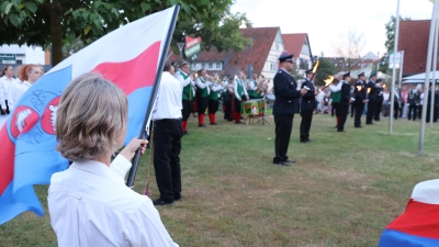 Einmalig: Der Zapfenstreich zum Steinhuder Schützenfest. (Foto: gi)