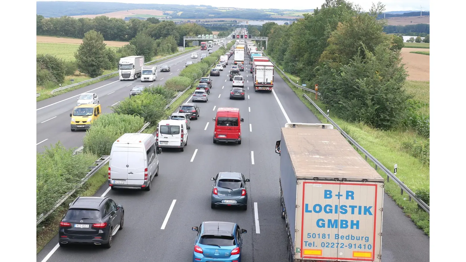 Stauungen und Stockungen auf der Autobahn sind noch länger zu erwarten und damit auch weiterhin große Ausweichverkehrsströme durch die umliegenden Ortschaften. (Foto: Borchers, Bastian [bb] (bbborchers@arcor.de, borchers))