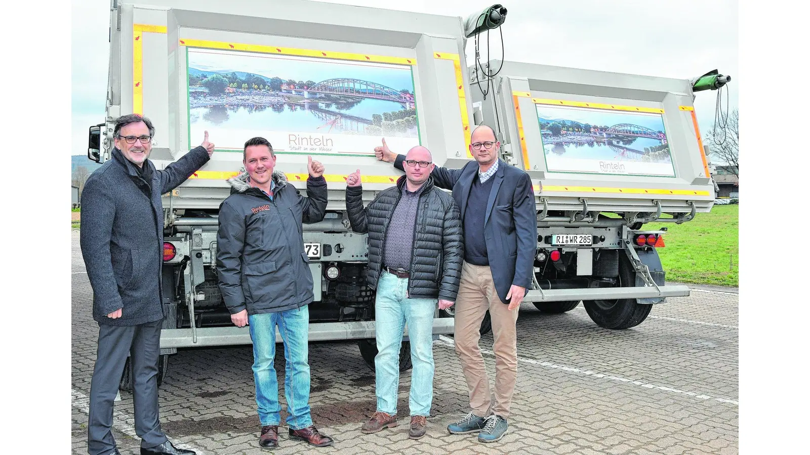 Imagewerbung auf dem 40-Tonner Kieslaster (Foto: ste)