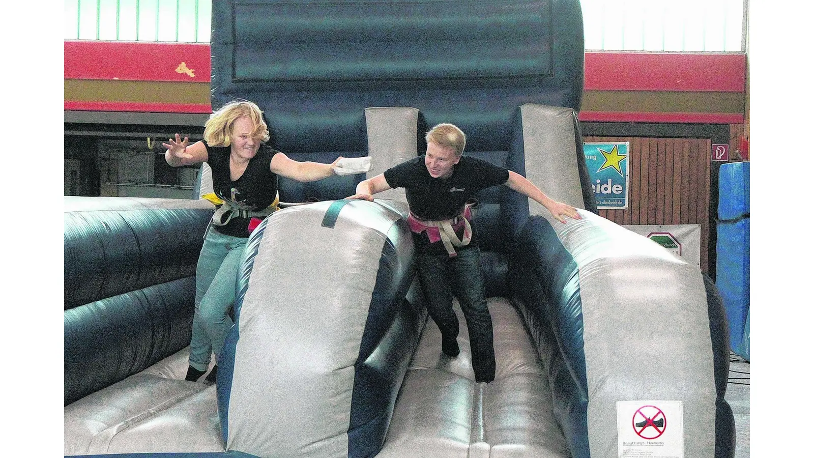 Vom Bungee-Run bis zum Faustballspiel (Foto: bb)