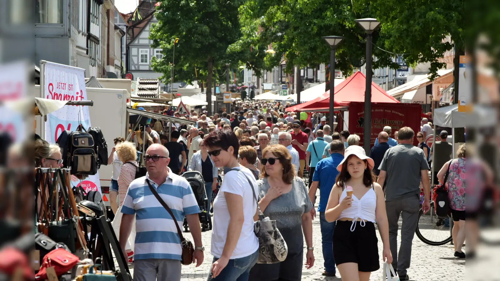 Die Innenstadt von Rinteln bietet einen Bauernmarkt und einen verkaufsoffenen Sonntag zum Felgenfest.<br> (Foto: ste)