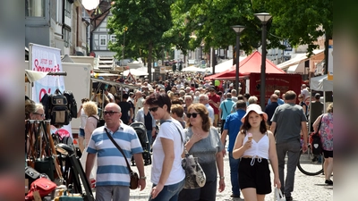 Die Innenstadt von Rinteln bietet einen Bauernmarkt und einen verkaufsoffenen Sonntag zum Felgenfest.<br> (Foto: ste)