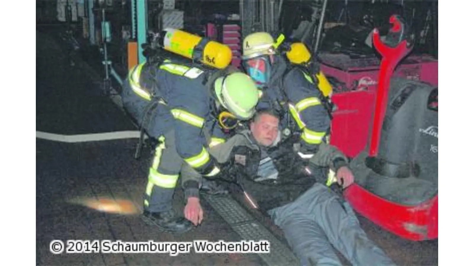 Unter Gabelstapler eingeklemmt (Foto: ste)