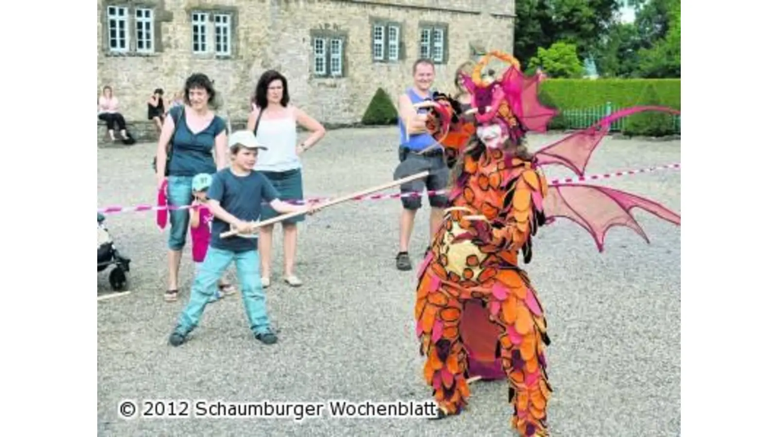 Schwert und Schild in stimmiger Kulisse (Foto: pd)
