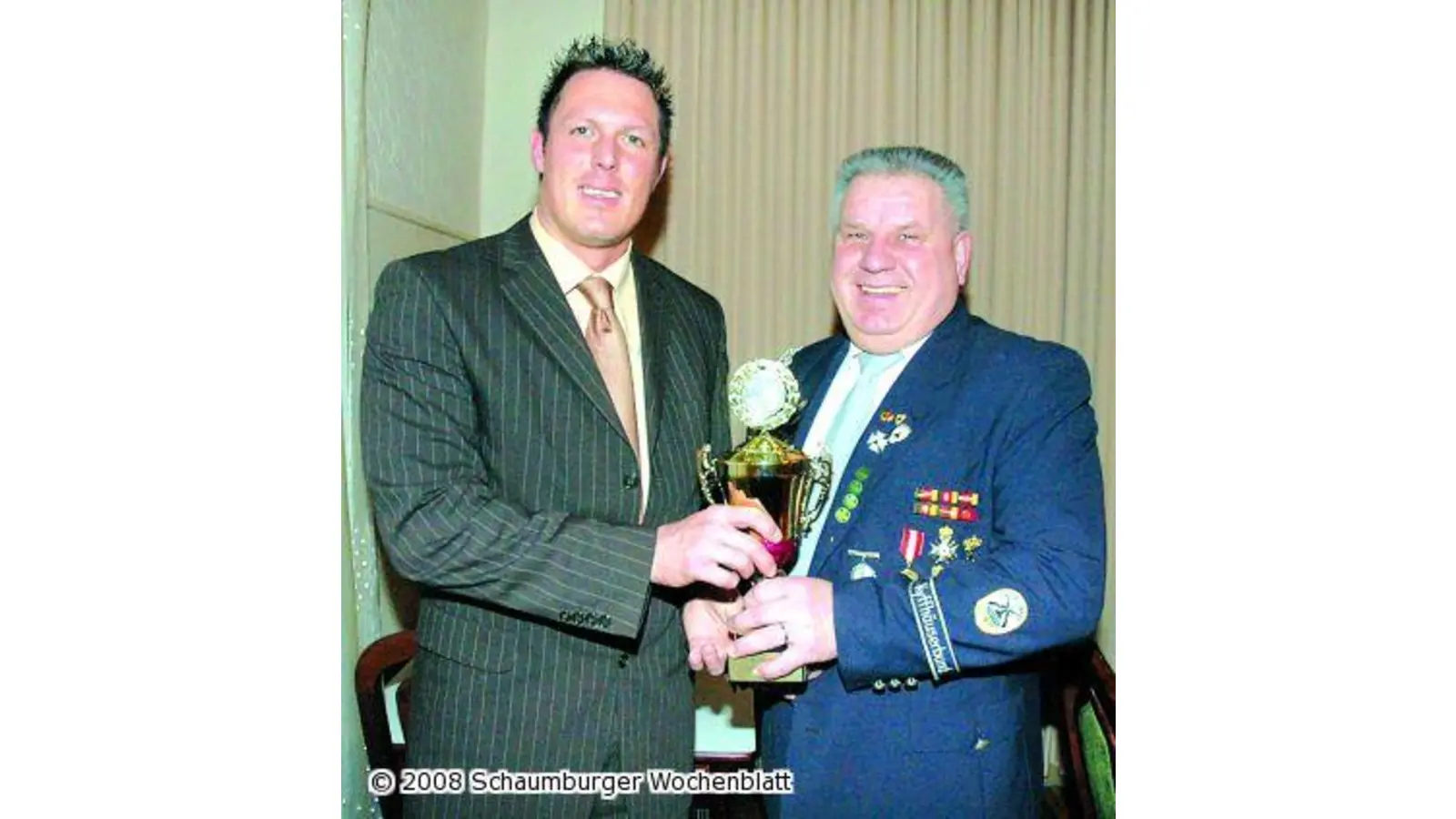 Pokal geht an Heinz Milde (Foto: wtz)