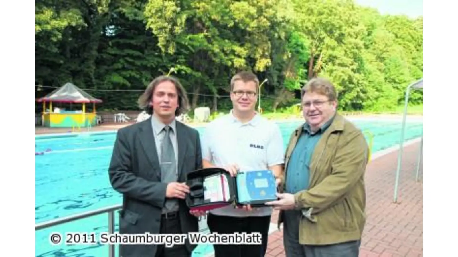 Defibrillator soll Leben retten helfen (Foto: bb)