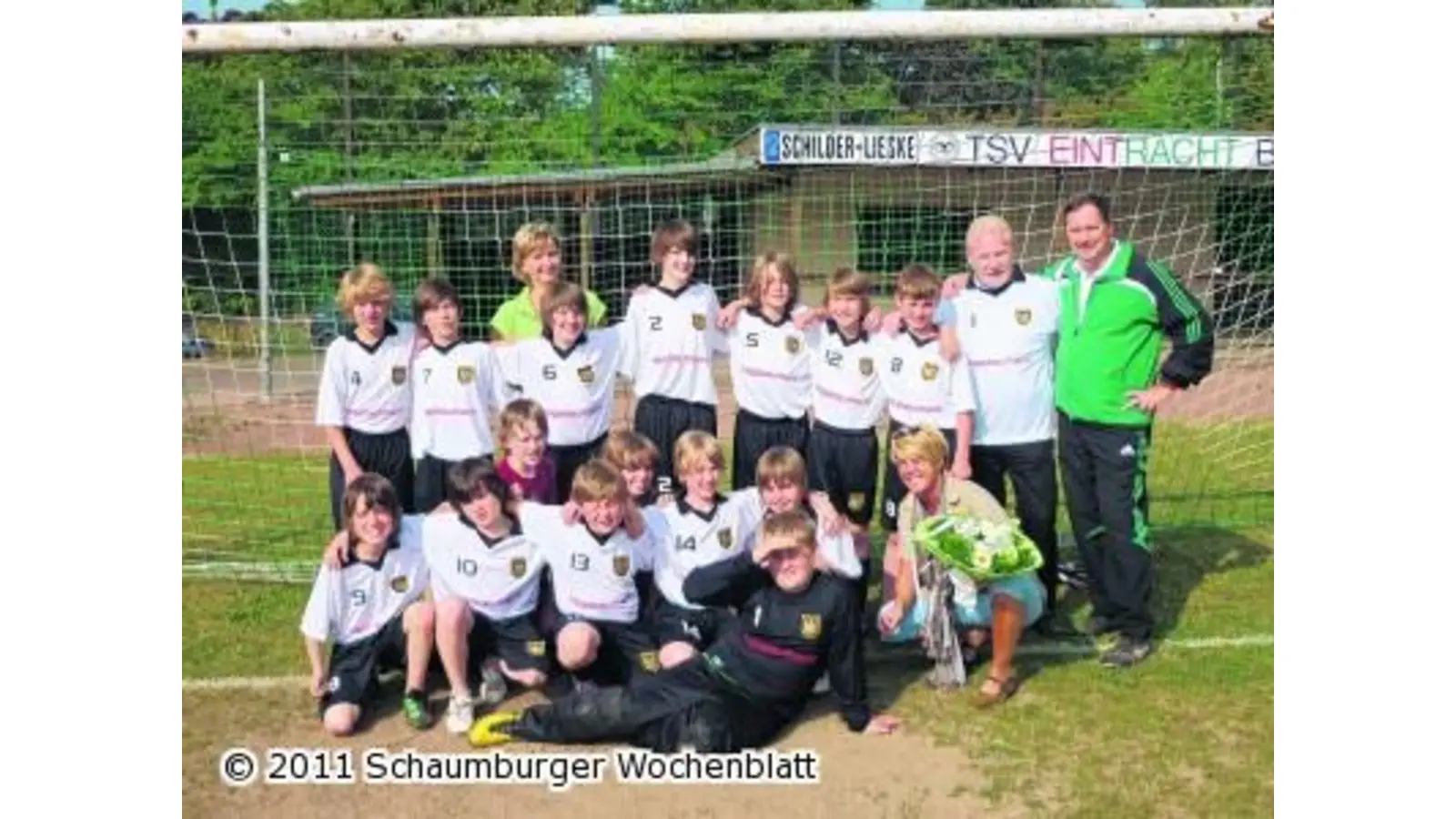 hagebaumarkt unterstützt Hollandfahrt der E1-Jugend (Foto: em)