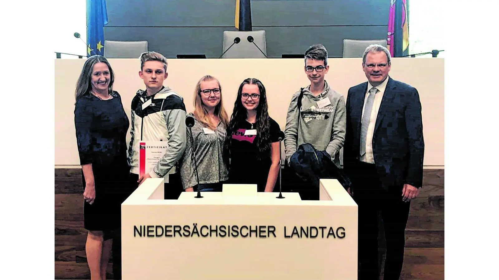 Schüler versuchen sich als Abgeordnete (Foto: km)
