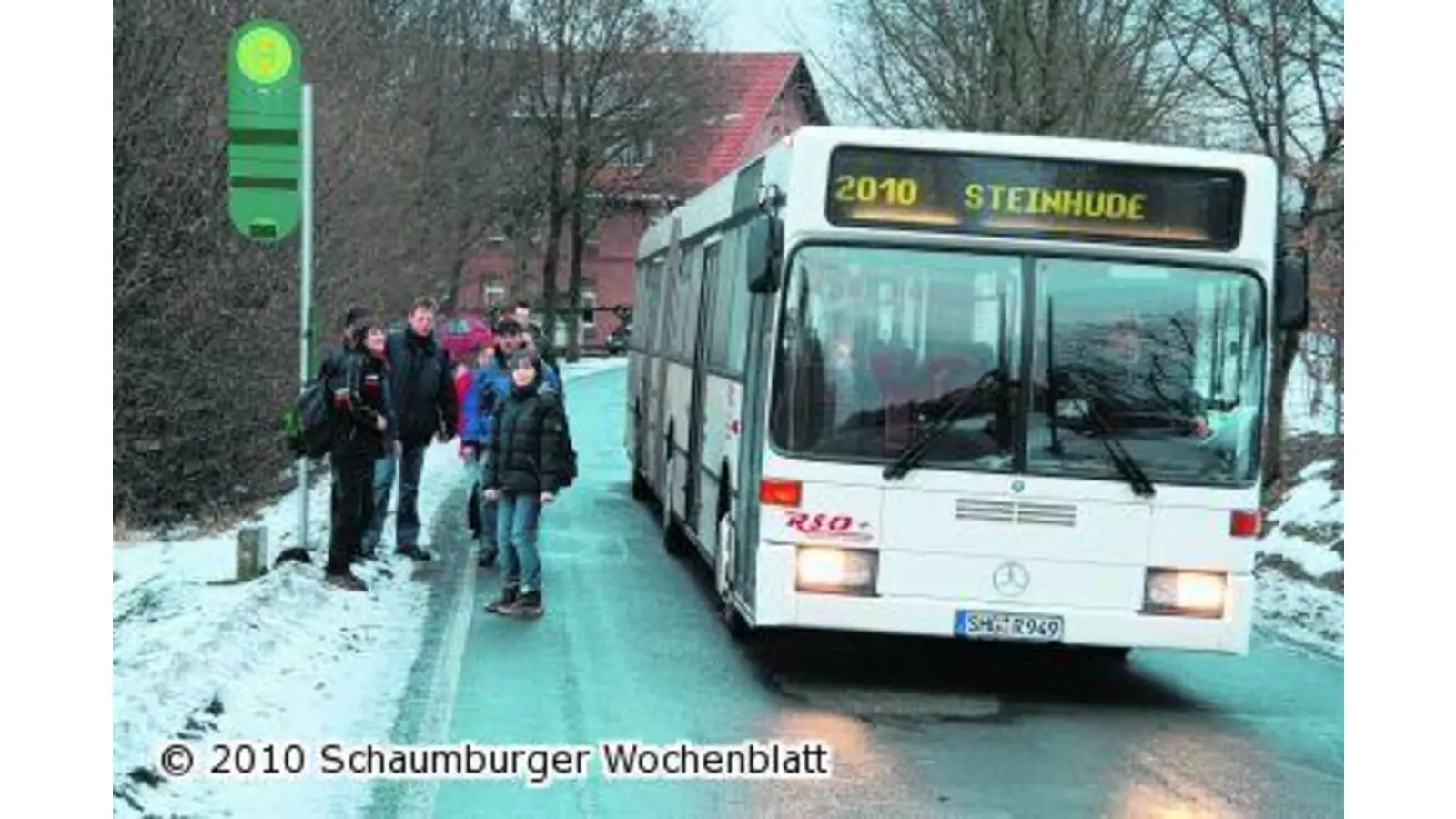 Bürgerinitiative überreicht 150 Unterschriften (Foto: gi)