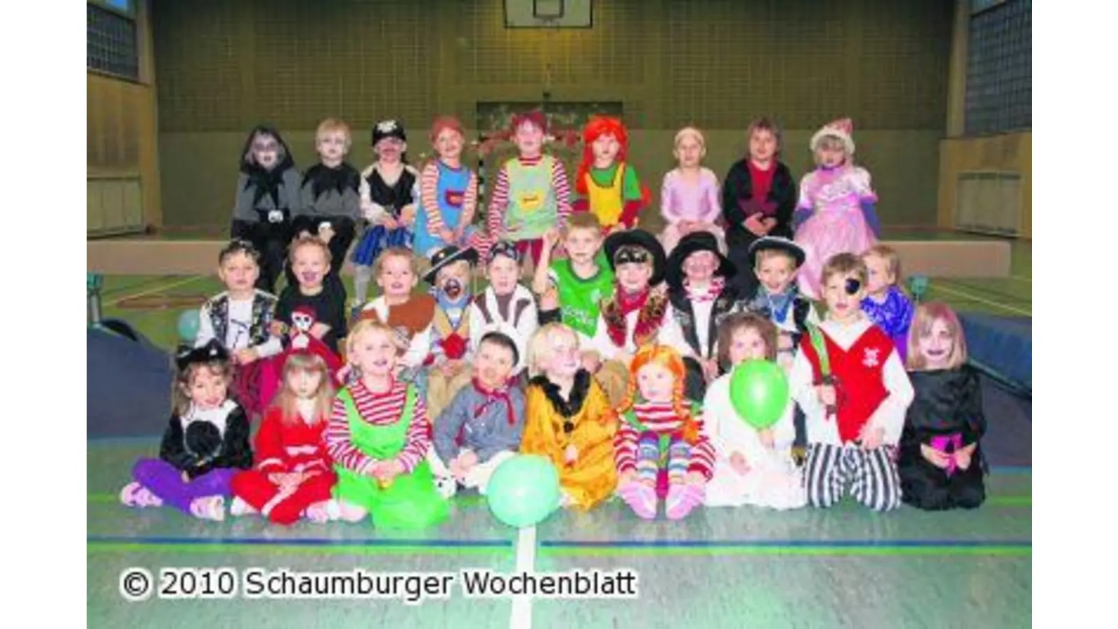 Piraten und Hexen beim Kinderturnen (Foto: red)