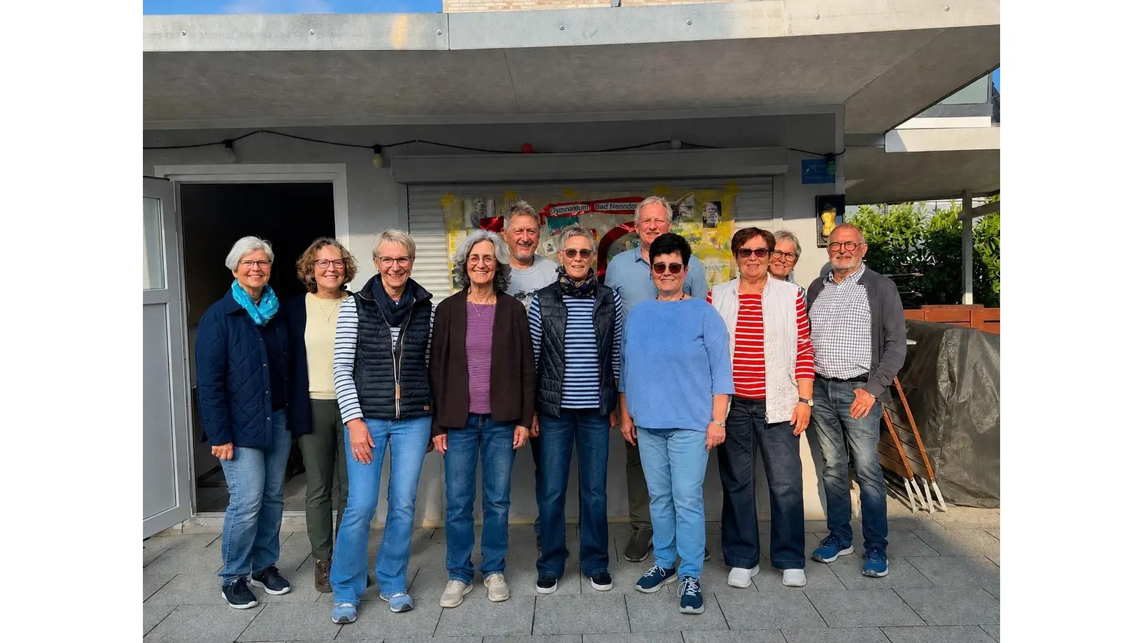 Die ehemaligen Abiturienten kamen 50 Jahre nach ihrem Schulabschluss zusammen: Angela Schmidt, Karin Büttner, Carmen Bruns, Marlene Lehmann, Beate Tretekow, Rolf Neumann, Waltraud Wisse, Angelika Schünemann, Doris Schlosser, Dieter Sohns. (Foto: privat)