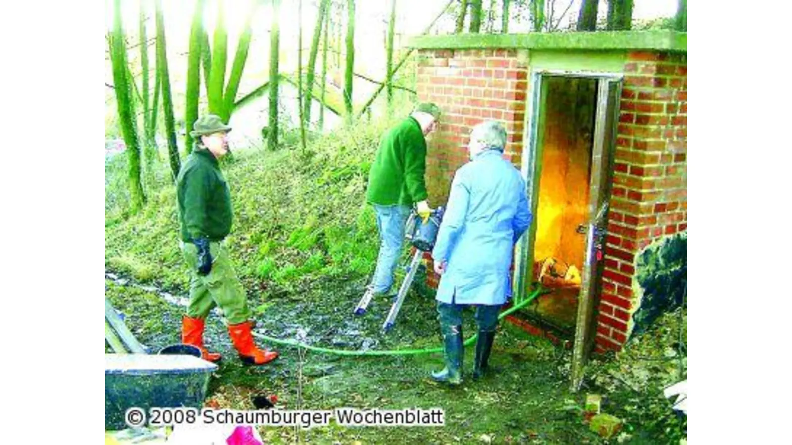 Aus dem Hahn kommt wieder sauberes Wasser (Foto: tt)