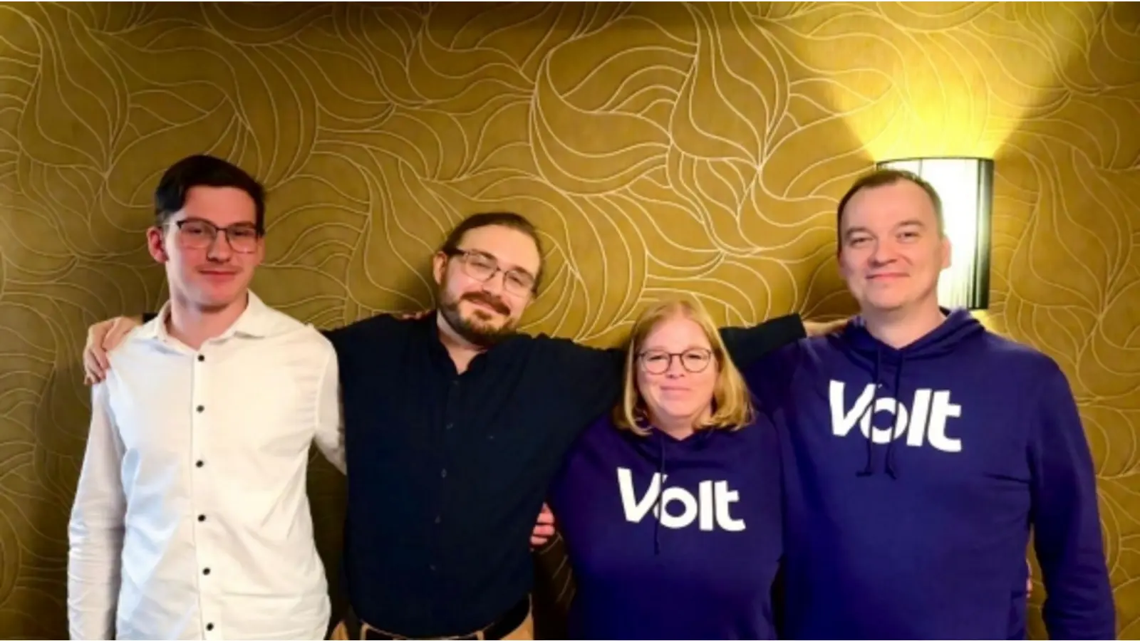 In Stadthagen hat sich eine lokale Vertretung der paneuropäischen Partei Volt gegründet, hier Niklas-Lauri Dönau; Marten Peereboom; Christine Leifheit; Peter Höhne. (Foto: privat)
