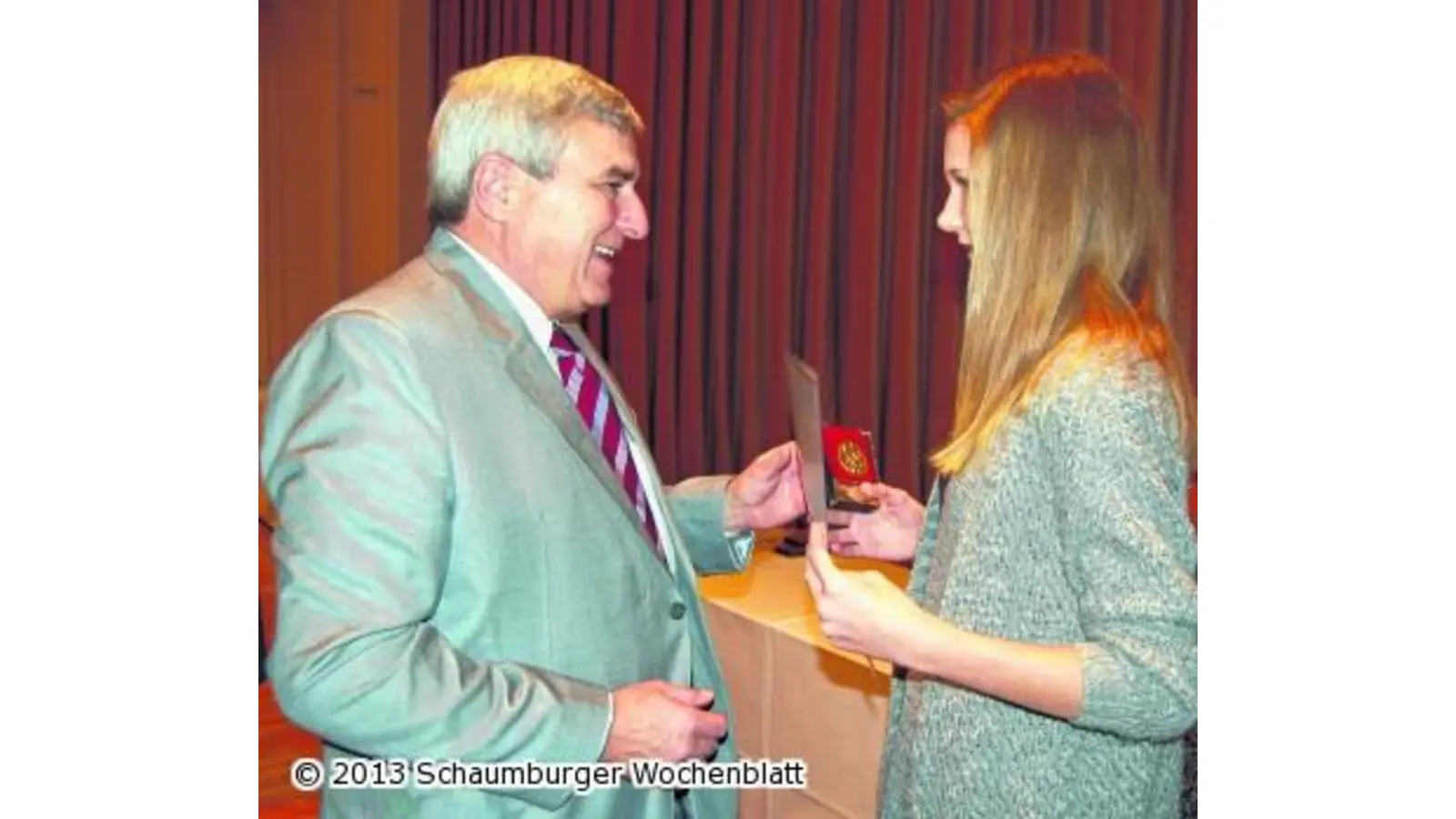 Große Sportlerehrung durch Bürgermeister (Foto: red)