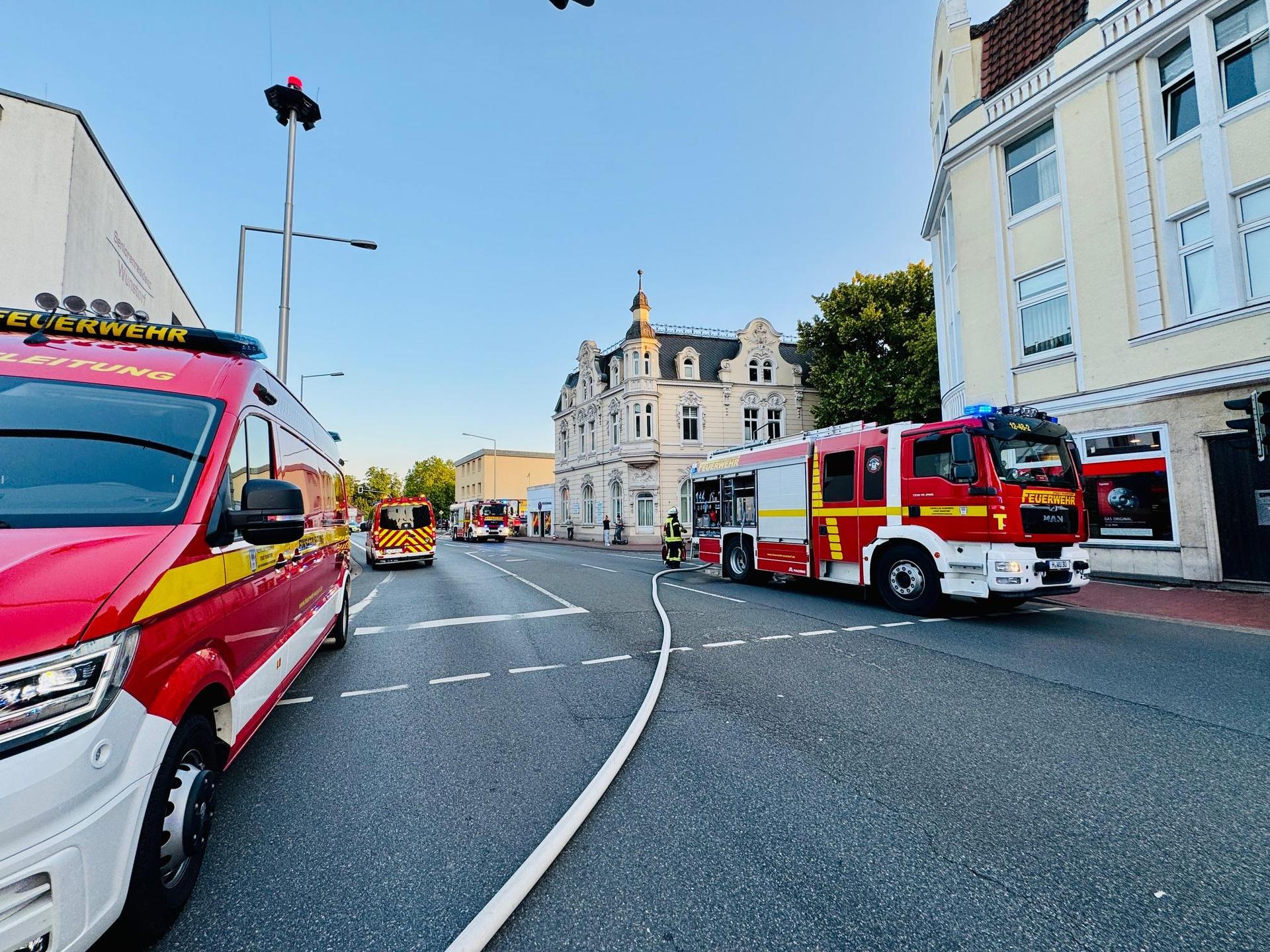 Die Feuerwehr im Einsatz. (Foto: Feuerwehr)