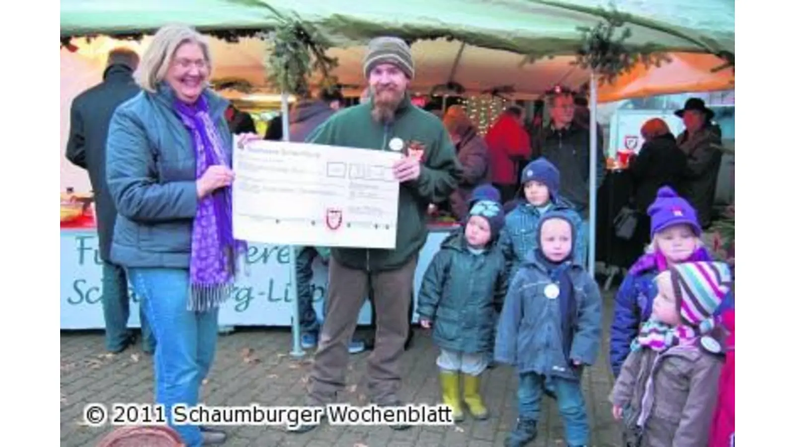Die Fischer spenden für den Kindergarten (Foto: red)