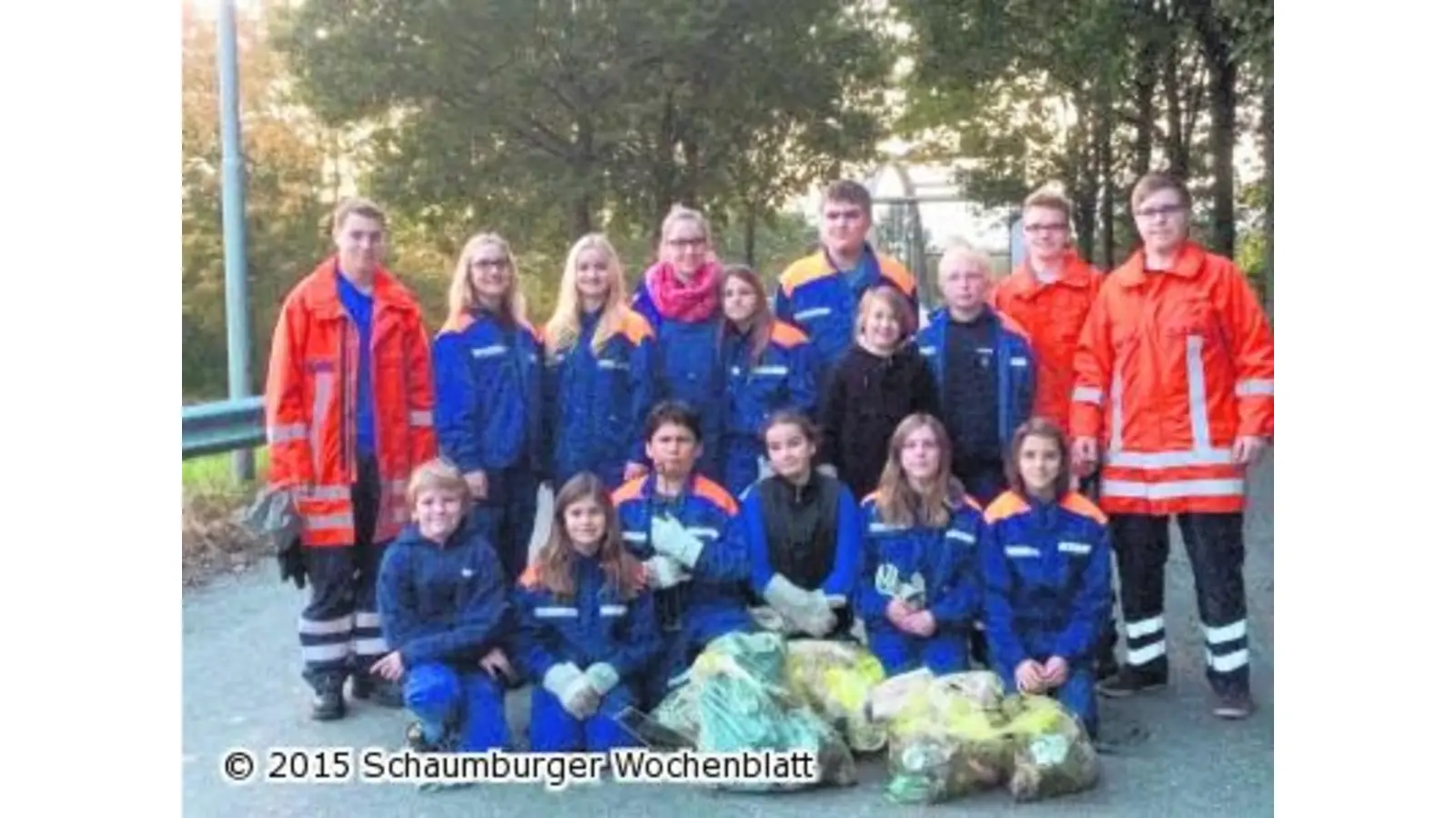 Jugendwehr räumt auf (Foto: em)