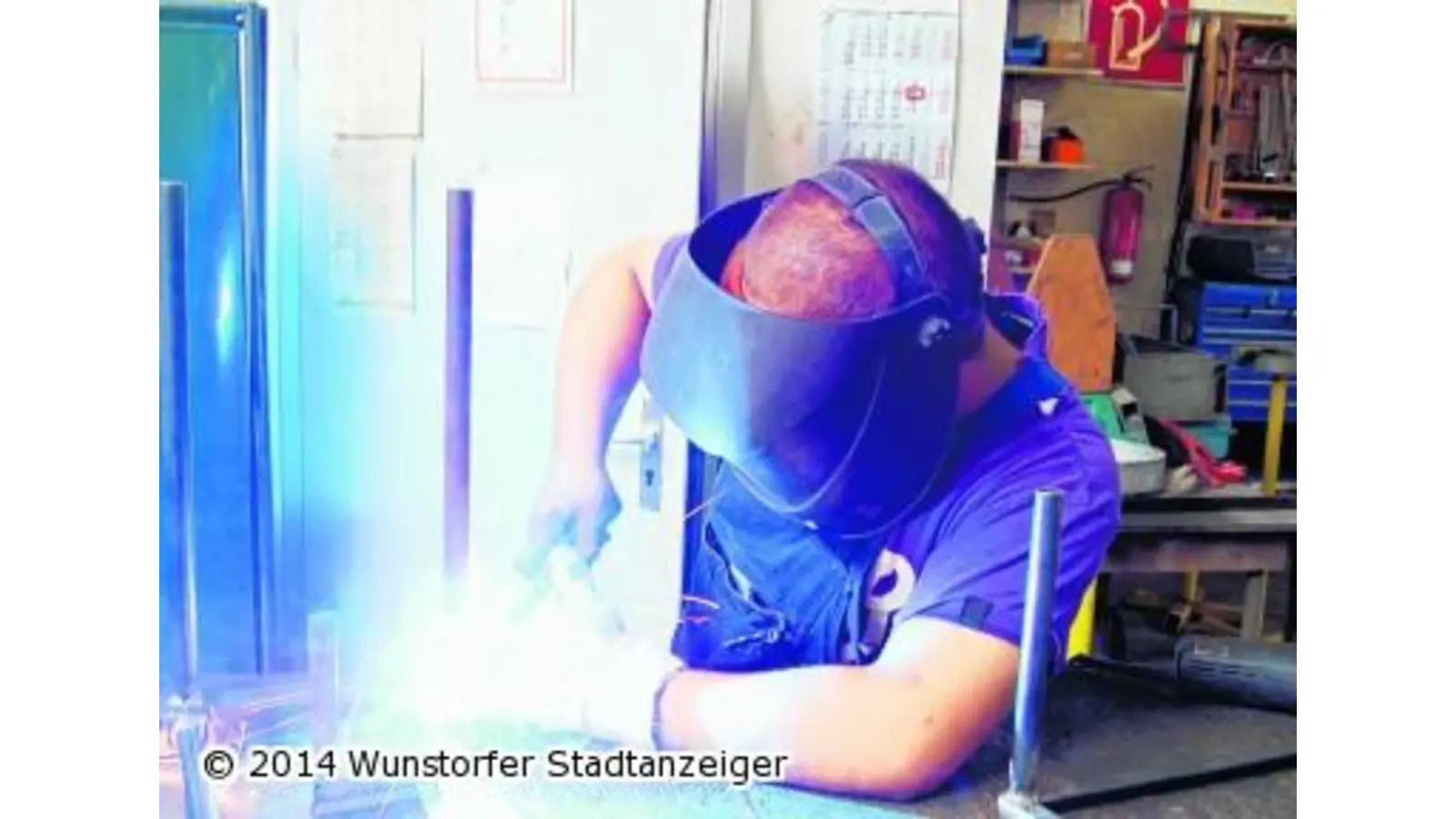 Ausbildungsvertrag in der Tasche (Foto: mk)