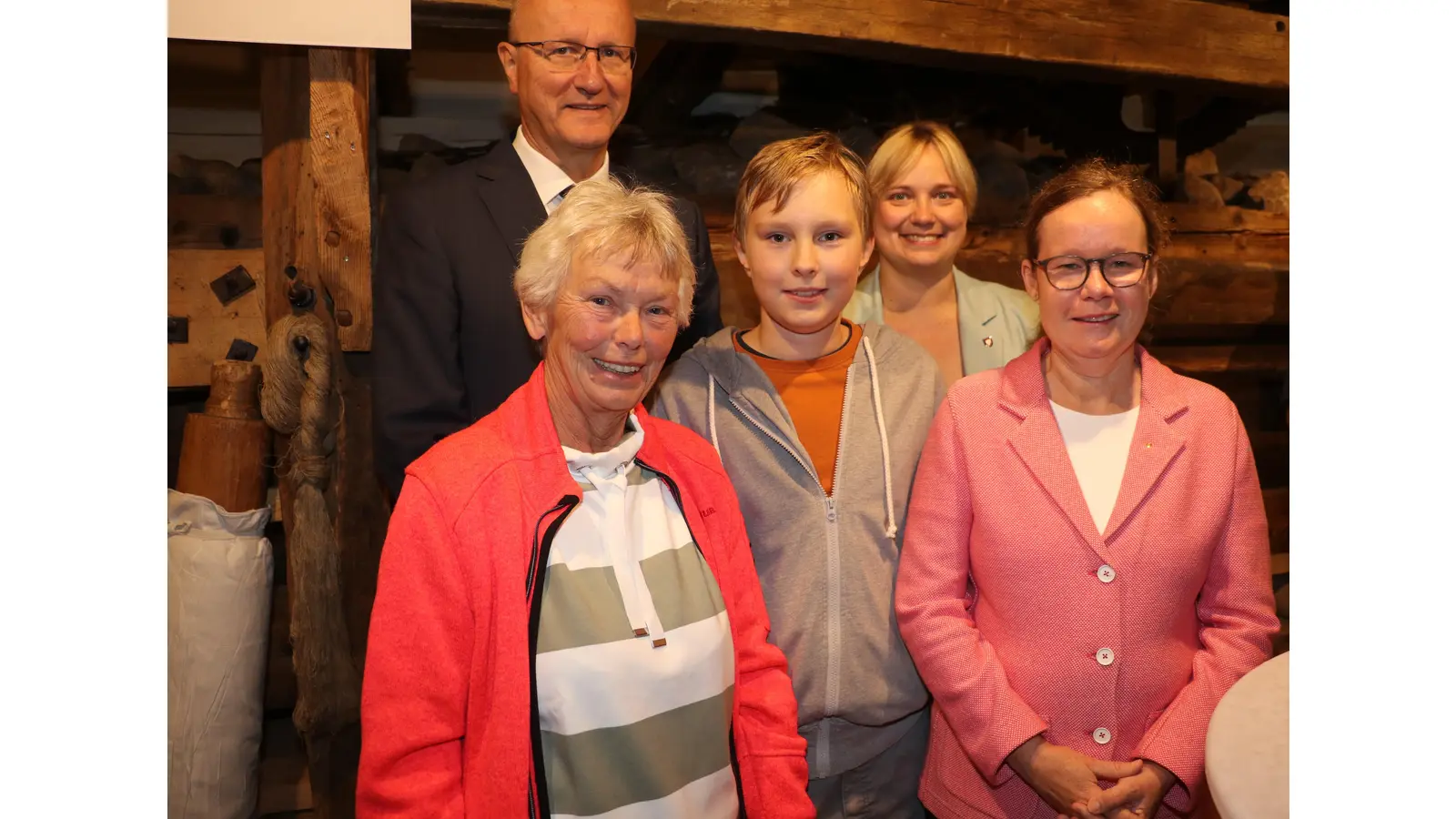 Karsten Becker, Gisela und Niklas Bredthauer, Marja Liisa Völlers und Lu Seegers (v.l.). (Foto: HANS-HEINER GIEBEL)