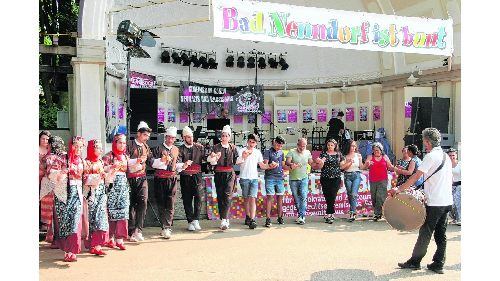 Bühne wird zum Kochen gebracht (Foto: jb)