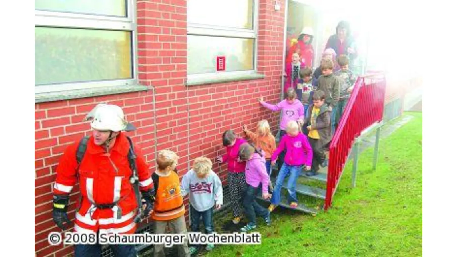 Realfall mit Evakuierung in Grundschule geübt (Foto: ste)