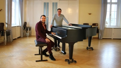 Schon im vergangen Jahr mussten Musikschulleiter Manolis Stagakis,und Bürgermeister Axel Wohlgemuth die Musikschule aus einer Krisensituation manövrieren. (Foto: cm)