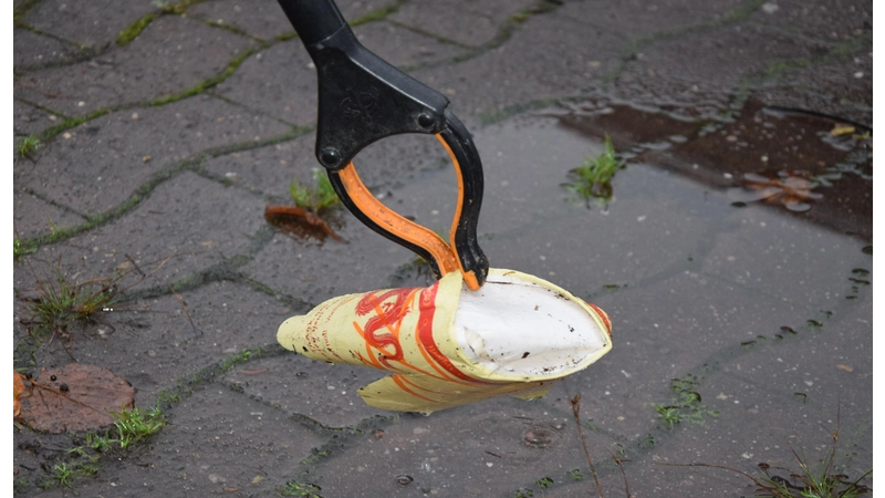 Müll von Einwegverpackungen gibt es an vielen Stellen der Stadt. Der Rat entschied jetzt, dass Rinteln trotzdem vorerst keine Verpackungssteuer bekommt.  (Foto: ste)